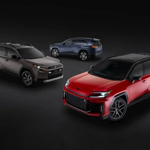 2026-Toyota-RAV4_Family_Studio_001 (2).webp